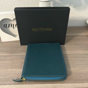 Moterm leather B6 zip cover in teal